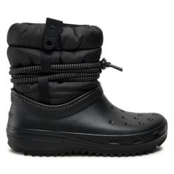 Śniegowce Crocs. Czarne śniegowce Crocs, bez wzorów, bez zapięcia. Za 649.99 zł.
