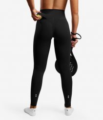 Legginsy sportowe damskie eleganckie. Czarne legginsy NORDICDOTS, bez wzorów, z materiału, eleganckie. Za 365.00 zł.