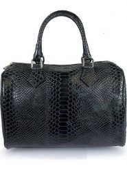 Florence Bags Skórzana torebka w kolorze czarnym - 30 x 22 x 17 cm rozmiar: onesize. Czarne torebki klasyczne Florence Bags, bez wzorów, z materiału, przez ramię, bez dodatków. Za 252.99 zł.