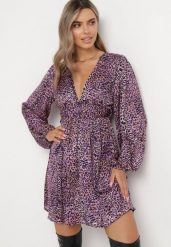 Fioletowa Sukienka Mini w Cętki z Trójkątnym Dekoltem Zwężana w Talii Dharsh. Fioletowe sukienki Born2be, m, bez wzorów, eleganckie, bez kołnierzyka, bez ramiączek, mini. W wyprzedaży za 62.99 zł.