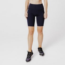 Legginsy do biegania krótkie damskie Kiprun Run 500 Comfort. Czarne legginsy KIPRUN, bez wzorów, z materiału, sportowe, krótkie. Za 69.99 zł.