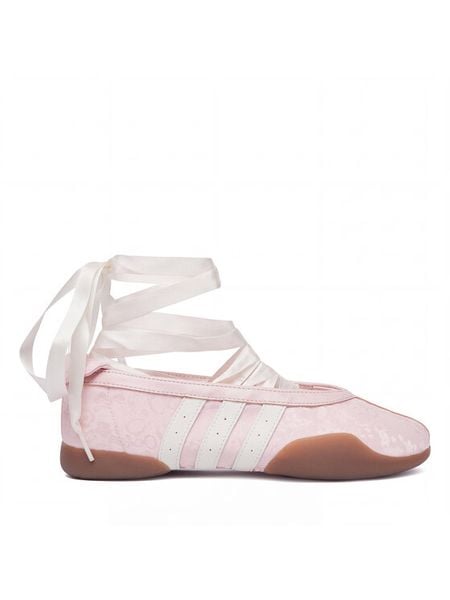 Adidas Baleriny Liberty London IH6915 Różowy. Czerwone baleriny adidas, bez wzorów, z materiału, bez obcasa, bez zapięcia. Za 389.99 zł.
