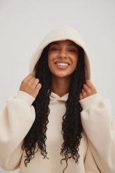 Bluza z kapturem i HAFTEM w kolorze BISQUIT- BAFFIN. Brązowe bluzy Marsala, m, bez wzorów, z bawełny, bez ramiączek, z kapturem. Za 309.90 zł.