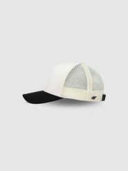 4F Czapka trucker z daszkiem uniseks - biała L/XL. Białe czapki z daszkiem 4f, na lato, bez wzorów, z syntetyku, sportowe. Za 89.99 zł.