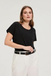 Bluzka z ozdobną aplikacją czarna. Czarne bluzki MOODO, l, z aplikacjami, z bawełny, bez kołnierzyka, bez ramiączek. Za 59.99 zł.