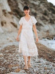 Isla Bonita by SIGRIS Sukienka w kolorze beżowym rozmiar: XL. Brązowe sukienki Isla Bonita by SIGRIS, xl, bez wzorów, z bawełny, bez kołnierzyka, bez ramiączek, midi, rozkloszowane. Za 158.10 zł.