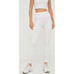 Guess legginsy damskie kolor biały wzorzyste. Białe legginsy Guess, z aplikacjami, ze skóry. Za 329.99 zł.