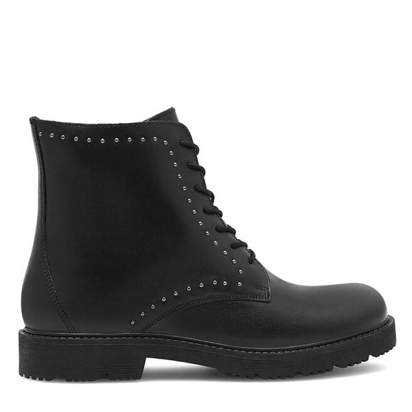 Trzewiki Sergio Bardi. Czarne botki Sergio Bardi, bez wzorów, bez obcasa, na płaskiej podeszwie, bez zapięcia. Za 209.99 zł.