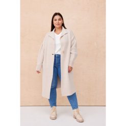 Płaszcz Gallisa Plus Size Nude Melange. Płaszcze blue shadow, plus size, bez wzorów, z elastanu, bez kaptura. Za 499.90 zł.