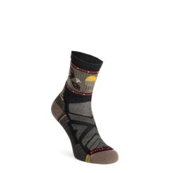 Skarpety turystyczne Smartwool Hike Light Cushion Soaring Print Mid Crew Socks. Szare skarpetki Smartwool, bez wzorów. Za 106.77 zł.