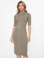 Guess Sukienka dzianinowa Arielle W3BK40 Z3940 Zielony Slim Fit. Zielone sukienki Guess, s, z aplikacjami, z dzianiny, bez kołnierzyka, bez ramiączek. Za 349.99 zł.