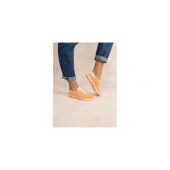 Buty sportowe damskie TBS Jazaria. Brązowe buty treningowe TBS, bez wzorów, bez zapięcia, trekkingowe. Za 413.00 zł.