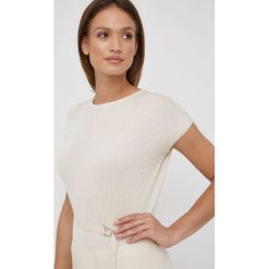 Calvin Klein sweter wełniany damska kolor beżowy. Brązowe swetry Calvin Klein, m, bez wzorów, z dzianiny, bez ramiączek. W wyprzedaży za 669.99 zł.