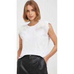 Patrizia Pepe t-shirt damski kolor biały. Białe t-shirty Patrizia Pepe, z aplikacjami, bez kołnierzyka, bez ramiączek. Za 689.99 zł.