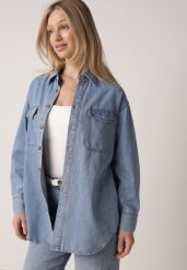 Niebieska Jeansowa Koszula Oversize z Bawełną Dinilena. Niebieskie koszule Born2be, l, bez wzorów, z bawełny, biznesowe, bez kołnierzyka, bez ramiączek. Za 139.99 zł.