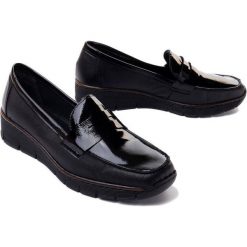RIEKER 53732-00 black, półbuty damskie. Czarne czółenka Rieker, bez wzorów, z gumy, bez obcasa, na koturnie, bez zapięcia. Za 269.90 zł.