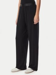 Guess Spodnie dresowe O6BB06 K5060 Czarny Regular Fit. Czarne spodnie dresowe Guess, z aplikacjami, z dresówki. Za 234.99 zł.