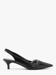Czarne czółenka slingback z ozdobnymi paskami. Czarne czółenka Ryłko, bez wzorów, z gumy, bez obcasa, na obcasie, bez zapięcia. Za 399.99 zł.