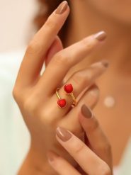 Pierres delicates Pozłacany pierścionek z turkusem rozmiar: onesize. Niebieskie pierścionki Pierres delicates, z turkusem, pozłacane. Za 46.45 zł.