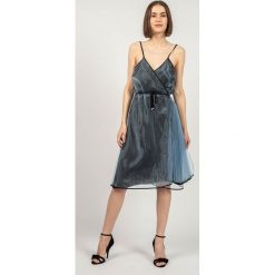Patrizia Pepe Sukienka. Sukienki Patrizia Pepe, na co dzień, bez wzorów, bez kołnierzyka, bez ramiączek, midi, proste. Za 589.00 zł.