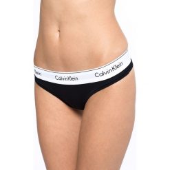 Calvin Klein Underwear - Stringi. Stringi marki Calvin Klein Underwear. Za 79.90 zł.