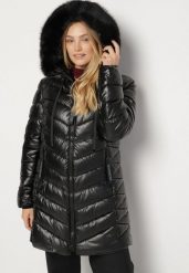 Czarna Pikowana Kurtka z Kapturem z Futerkiem Zorria. Czarne kurtki Born2be, plus size, bez wzorów, z dzianiny, z kapturem. Za 229.99 zł.