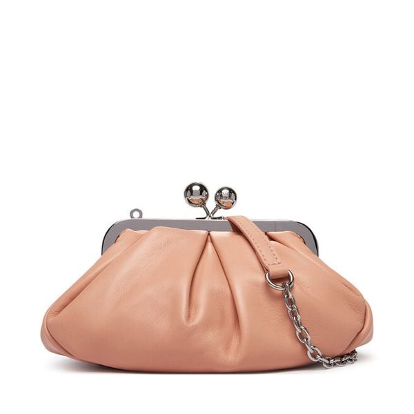 Torebka Weekend Max Mara. Czerwone kopertówki Weekend Max Mara, bez wzorów, wizytowe, bez dodatków. Za 1,309.00 zł.