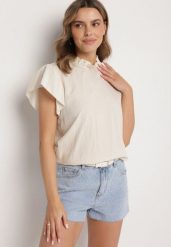 Jasnobeżowa Bluzka z Wiskozą Ozdobiona Falbankami Emoti. Brązowe bluzki Born2be, uniwersalny, bez wzorów, z jeansu, eleganckie, bez kołnierzyka, bez ramiączek. Za 79.99 zł.