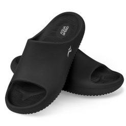 Klapki basenowe Aqua Speed Toledo. Czarne klapki Aqua-Speed, bez wzorów, sportowe, bez obcasa, bez zapięcia. Za 59.99 zł.