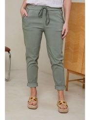 Curvy Lady Spodnie w kolorze zielonym rozmiar: 40/42. Zielone spodnie materiałowe Curvy Lady, bez wzorów, z materiału, klasyczne, z standardowym stanem. Za 145.60 zł.