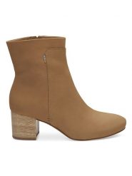 TOMS Skórzane botki w kolorze jasnobrązowym rozmiar: 41. Brązowe botki TOMS, bez wzorów, eleganckie, bez obcasa, bez zapięcia. Za 417.70 zł.