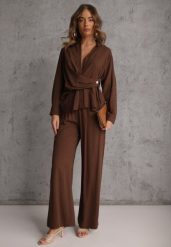Brązowy Komplet z Wiskozy Spodnie Szerokie i Koszula z Ozdobnym Materiałem Airial. Brązowe koszule Renee, l, bez wzorów, z wiskozy, bez kołnierzyka, bez ramiączek. Za 159.99 zł.