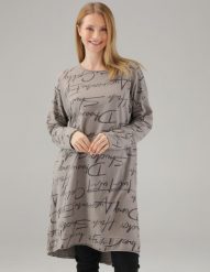 Sukienka z napisami. Sukienki Unisono, s, bez wzorów, z bawełny, bez kołnierzyka, bez ramiączek. Za 169.00 zł.