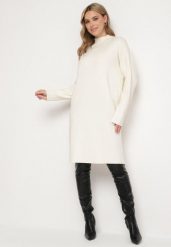 Jasnobeżowa Sweterkowa Sukienka Półgolf z Bawełną i Wełną Pilara. Brązowe sukienki Born2be, m, bez wzorów, z bawełny, eleganckie, bez kołnierzyka, bez ramiączek, midi, ołówkowe. W wyprzedaży za 67.99 zł.