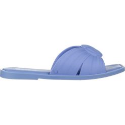 Klapki Melissa Plush AD Blue 010392, Niebieski, Guma. Niebieskie klapki Melissa, bez wzorów, z gumy, bez obcasa, bez zapięcia. W wyprzedaży za 199.00 zł.