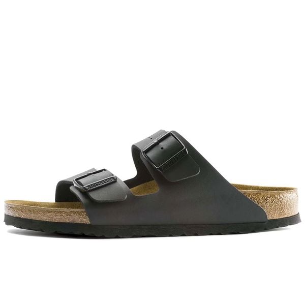 Birkenstock Arizona Czarne Kapcie Dorosłych. Czarne kapcie Birkenstock, bez wzorów. Za 369.00 zł.
