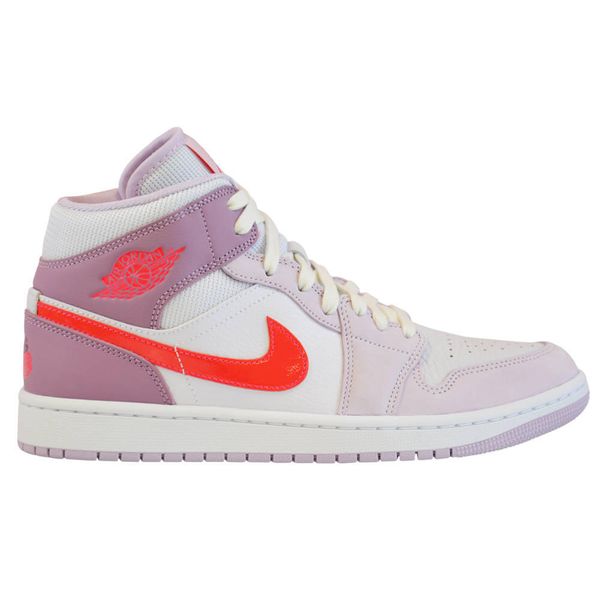 Buty sportowe Air Jordan 1 Mid Valentine's Day. Białe buty treningowe Jordan, bez wzorów, bez zapięcia. Za 1,238.57 zł.