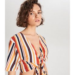 Krótka bluzka z wiązaniem - Pomarańczowy. Bluzki Cropp. W wyprzedaży za 19.99 zł.