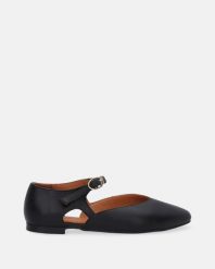 CZARNE BALERINY Z MIGDAŁOWYM NOSKIEM 29207 BLACK. Czarne baleriny Venezia, bez wzorów, ze skóry, bez obcasa, bez zapięcia. Za 229.00 zł.