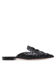 Alberta Ferretti Klapki 22152A6601 8017 Czarny. Czarne klapki Alberta Ferretti, bez wzorów, ze skóry, bez obcasa, bez zapięcia. Za 1,469.00 zł.