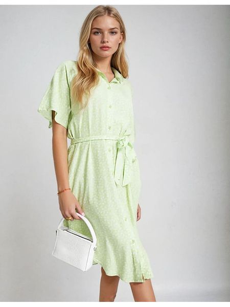 Monki Sukienka w kolorze jasnozielonym rozmiar: S. Zielone sukienki Monki, na co dzień, s, bez wzorów, z tkaniny, bez kołnierzyka, bez ramiączek, midi, proste. Za 39.99 zł.