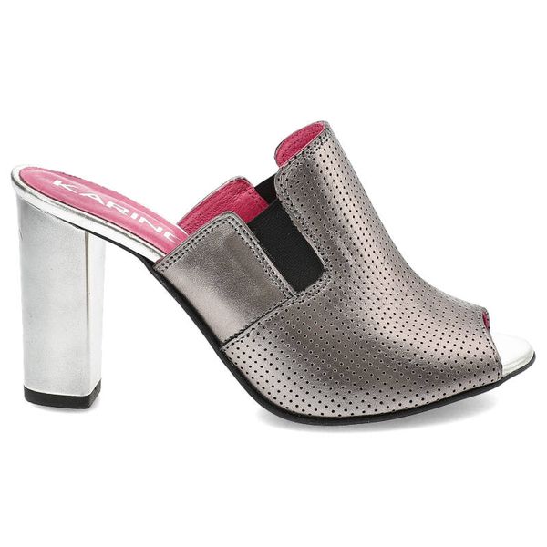 Srebrne Klapki Karino Modne Obuwie Damskie. Szare klapki Karino, bez wzorów, z jeansu, eleganckie, bez obcasa, na obcasie, bez zapięcia. Za 139.00 zł.