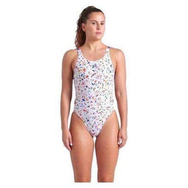 Damski kostium kąpielowy 1-częściowy Arena Confetti Tec. Białe stroje jednoczęściowe Arena, bez wzorów, sportowe. Za 301.00 zł.