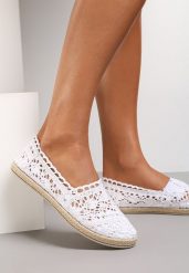 Białe Espadryle Gratifyinglys. Białe espadryle Renee, z aplikacjami, eleganckie, bez obcasa, na płaskiej podeszwie. W wyprzedaży za 32.99 zł.