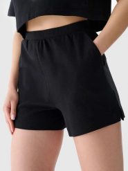 4F Szorty dresowe w kolorze czarnym rozmiar: XL. Czarne szorty sportowe 4f, bez wzorów, z dresówki. Za 48.50 zł.