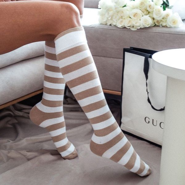 Podkolanówki damskie 206 paski wh/be. Skarpetki Milena, bez wzorów, z bawełny. Za 18.90 zł.