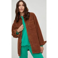 Answear Lab koszula sztruksowa kolor brązowy relaxed. Brązowe koszule Answear Lab, l, bez wzorów, ze sztruksu, bez kołnierzyka, bez ramiączek. Za 229.99 zł.