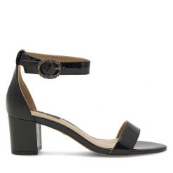 Sandały Nine West. Czarne sandały Nine West, bez wzorów, bez obcasa, na słupku, bez zapięcia. Za 229.99 zł.