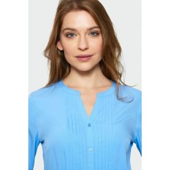 Niebieska elegancka bluzka z zakładkami. Bluzki Greenpoint. Za 29.99 zł.
