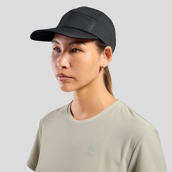 Czapka z daszkiem Odlo Performance X-Light Pack Cap. Czarne czapki z daszkiem ODLO, na lato, bez wzorów, z poliesteru, klasyczne. Za 127.96 zł.